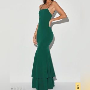 NWT Lulus tiered dark green maxi dress!!!